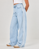 Calça Jeans Feminina Wide Leg com Listra Lateral