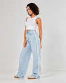Calça Jeans Feminina Wide Leg com Listra Lateral